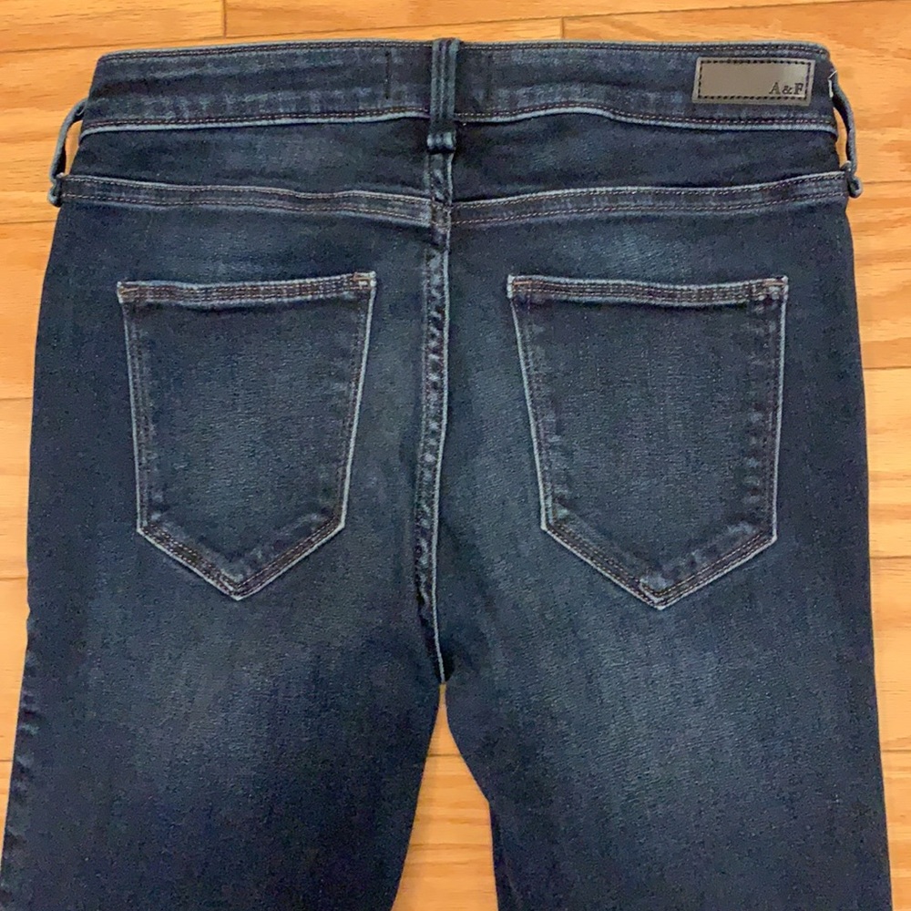 Abercrombie Harper Jean Legging - Dark Wash - Picture 5 of 6
